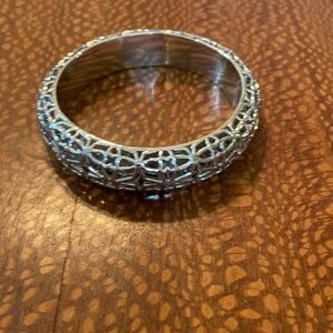 Kendra Scott bangle bracelet- silver